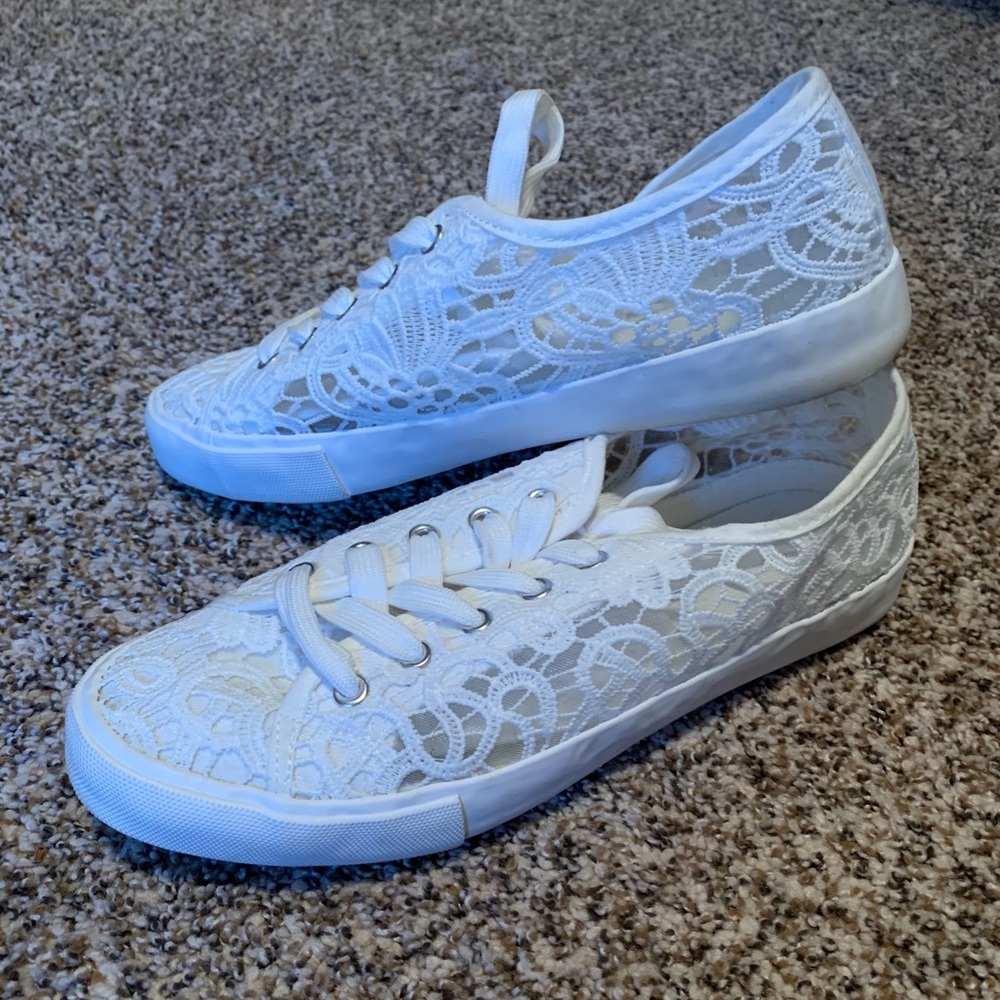 White lace sneakers